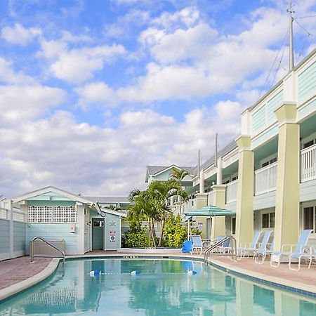 Resort Sixty-Six Holmes Beach Bagian luar foto