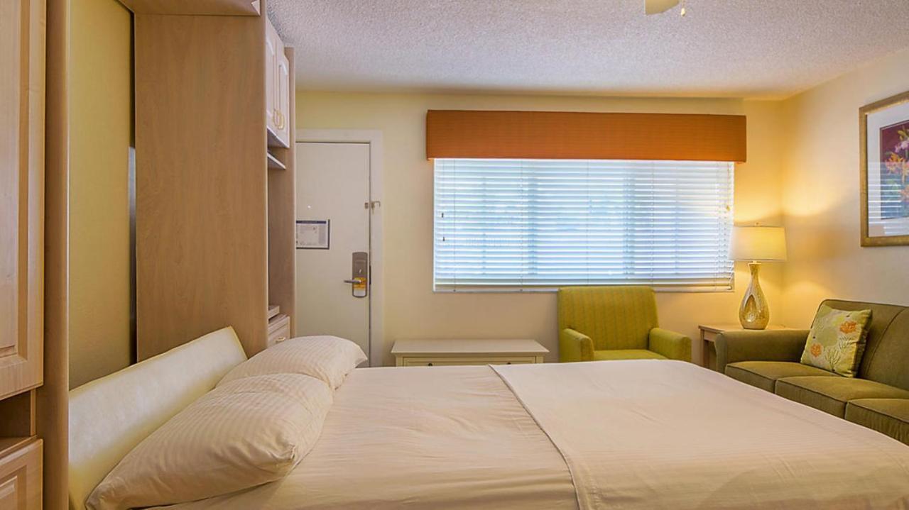 Resort Sixty-Six Holmes Beach Bagian luar foto